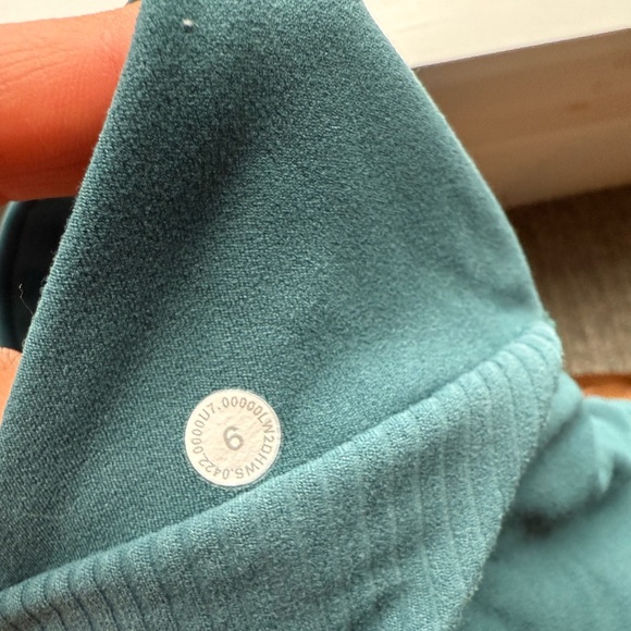 Lululemon teal align bra size 6 - Picture 8 of 8